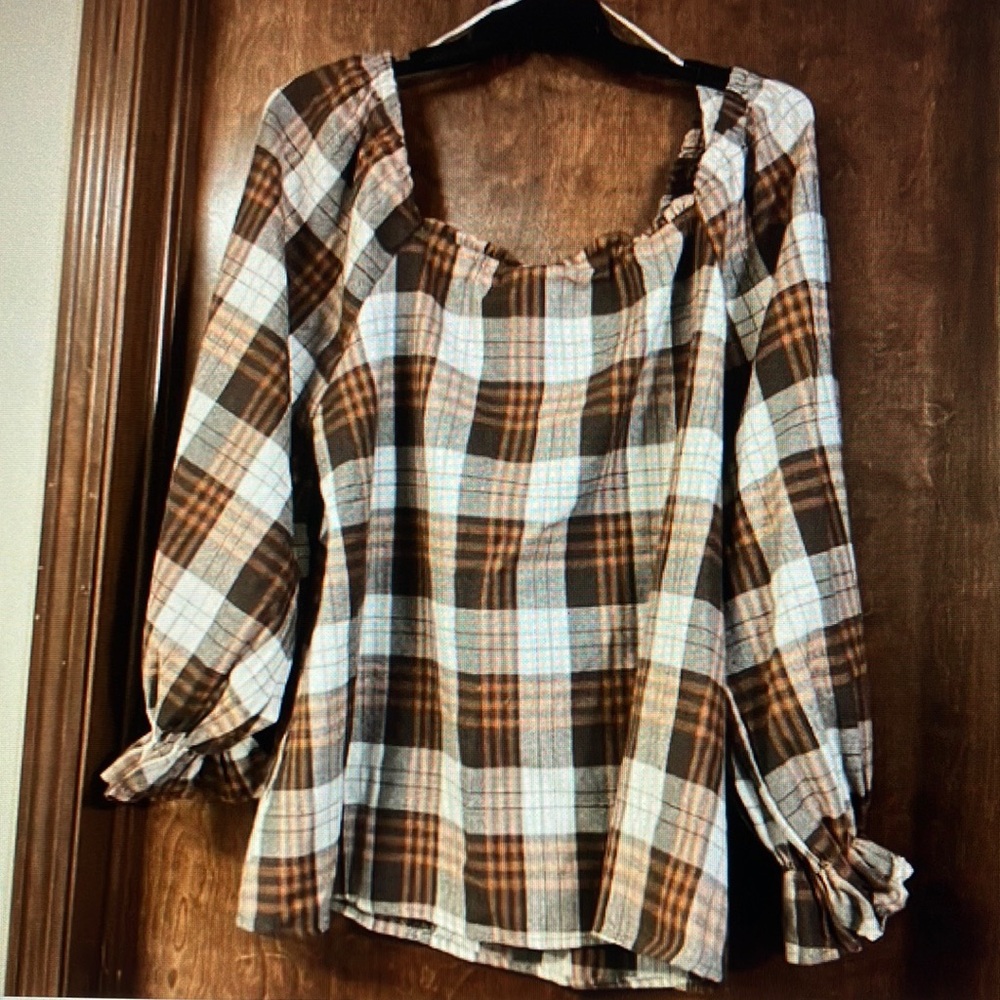Top with ‘Flannel Feel’